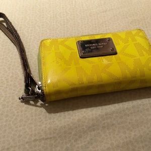 Michael kors wallet